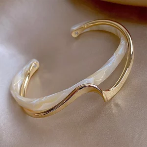 Elegant & Sleek Bracelet For Women